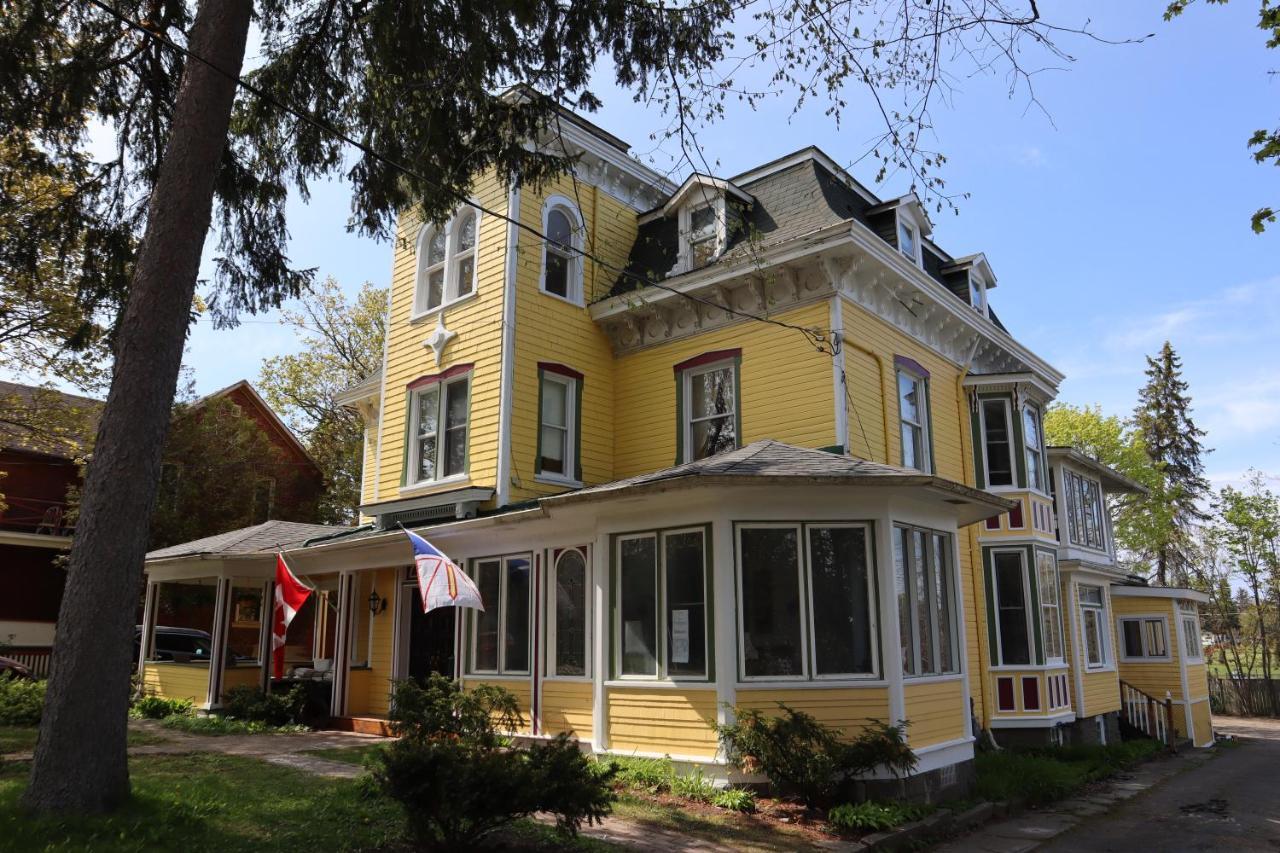 Bed and Breakfast Pangea House Gananoque Exterior foto